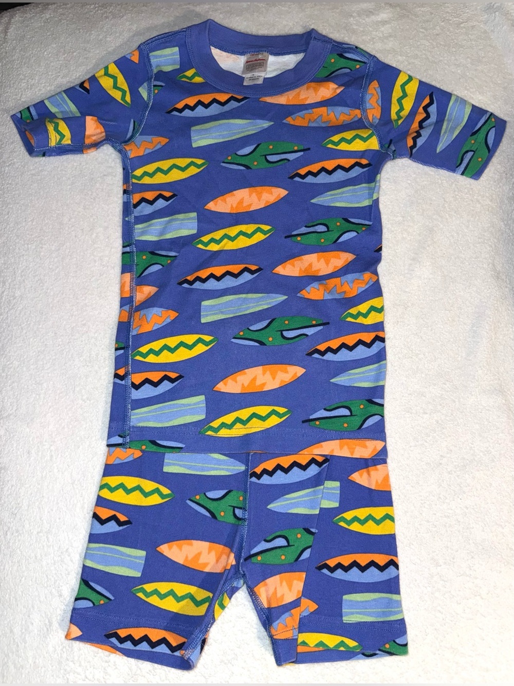 Hanna Andersson surfboard print pajama set, size 8